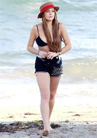 Lindsay Lohan - arriving to the beach in Malibu - August 12, 2012