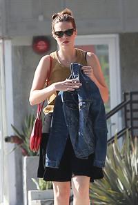 Mandy Moore outside the Coffee Commissary in West Hollywood October 3, 2012 