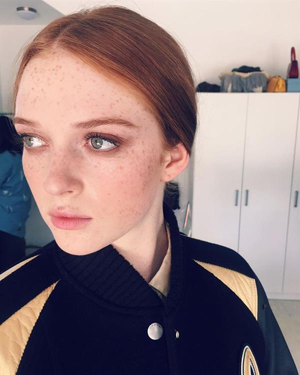 Larsen Thompson taking a selfie