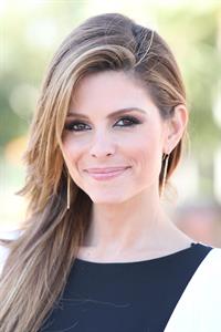 Maria Menounos – on  Extra  set 9/26/13  