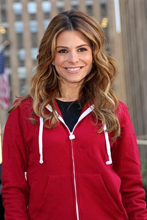 Maria Menounos Red Hot Secrets For Staying Healthy During The Holiday Season Event in NYC 15.11.13 