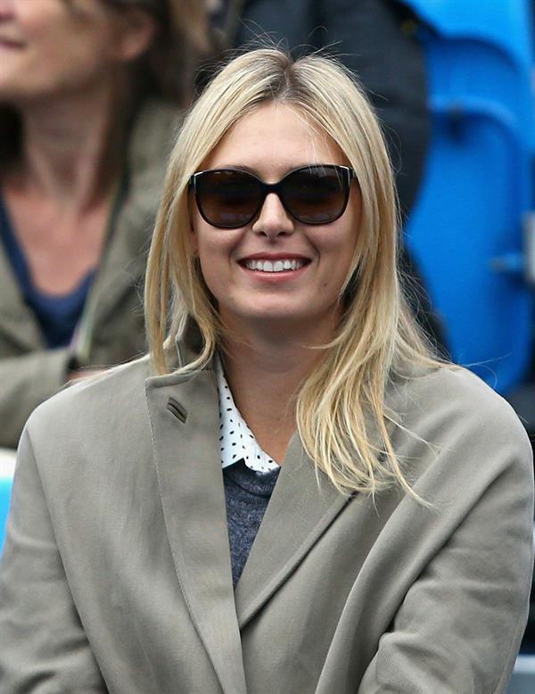 Maria Sharapova Watches her boyfriend on day one of the AEGON Championships at Queens Club in London - June 10, 2013 