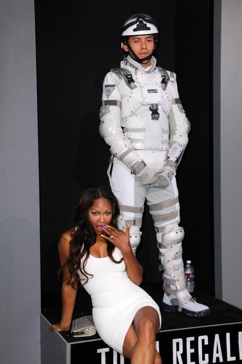 Meagan Good  Total Recall  - Los Angeles Premiere, Aug 2, 2012 