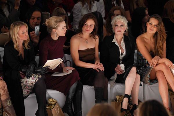 Melissa George 'Nicole Miller' Fashion Show - Mercedes Benz Fashion Week (February 2, 2007) 