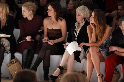 Melissa George Pictures Melissa George 'Nicole Miller' Fashion Show - Mercedes Benz Fashion Week (February 2, 2007)