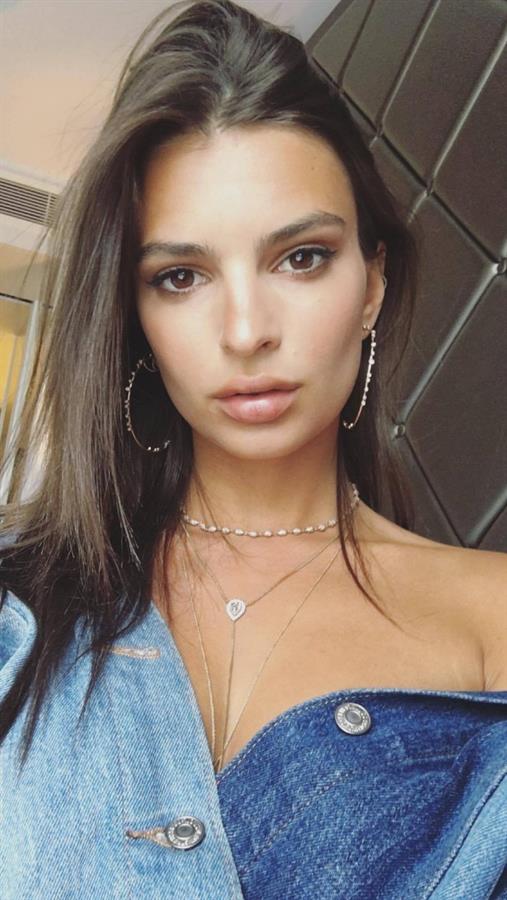 Emily Ratajkowski