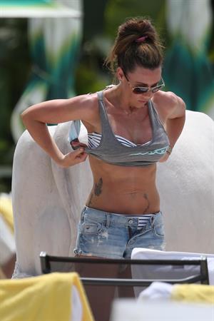 Michelle Heaton Filming a fitness show on Miami Beach, Florida (May 21, 2013) 
