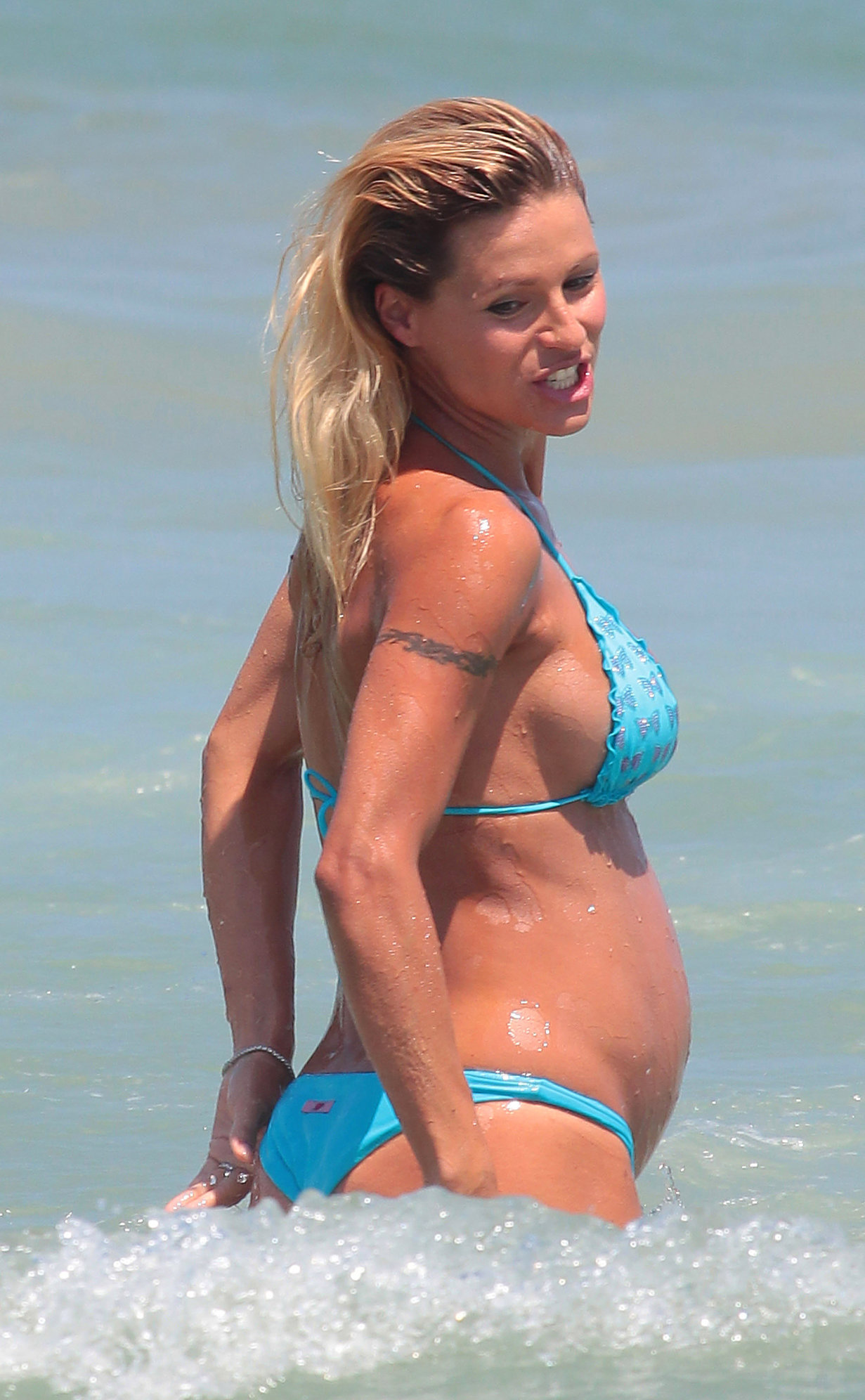 Michelle Hunziker 22Holiday on Ibizza 18.07-21.07.13 