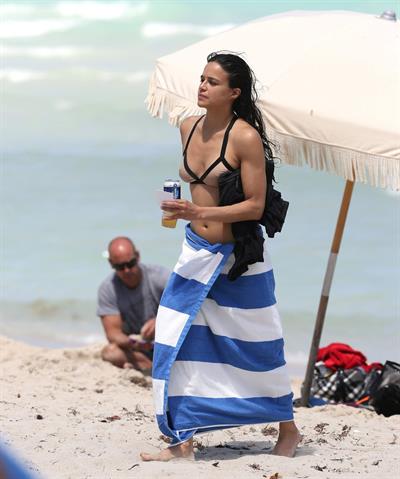Michelle Rodriguez enjoying the sun at Miami Beach April 26-2013 