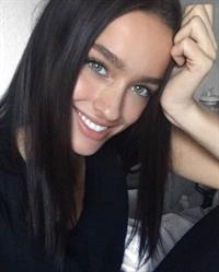 Jülide Ürküt taking a selfie