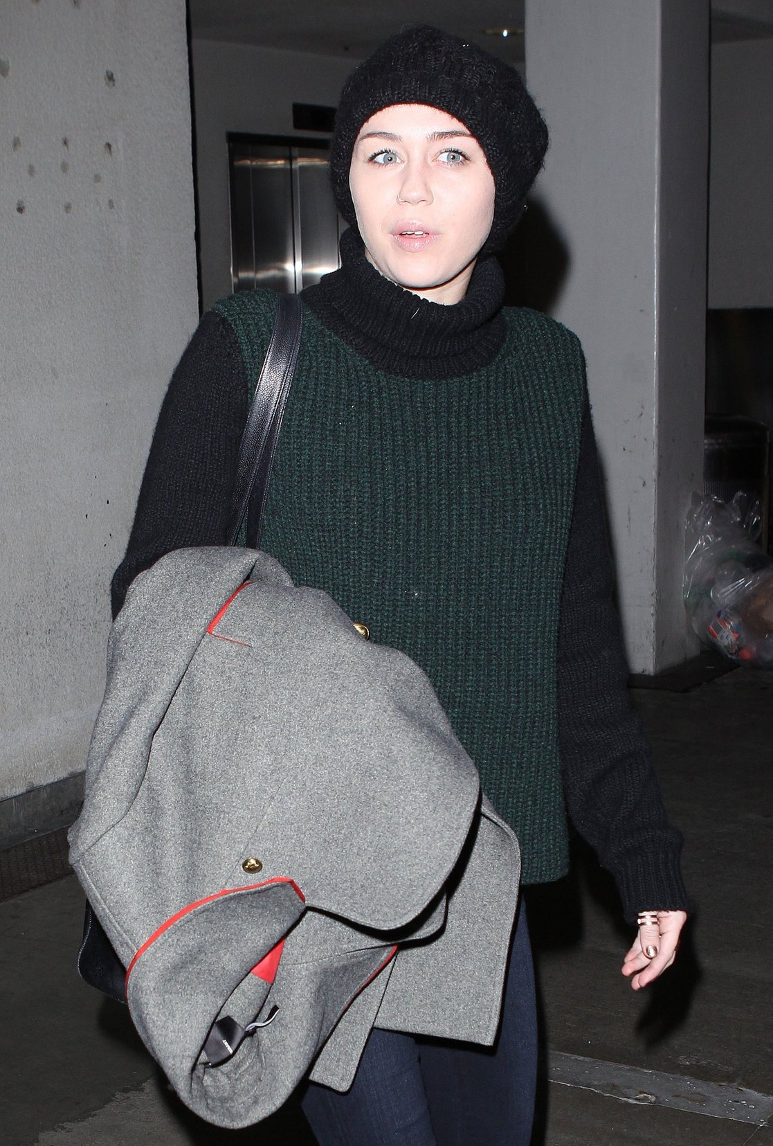 Miley Cyrus LAX airport 11/20/12 