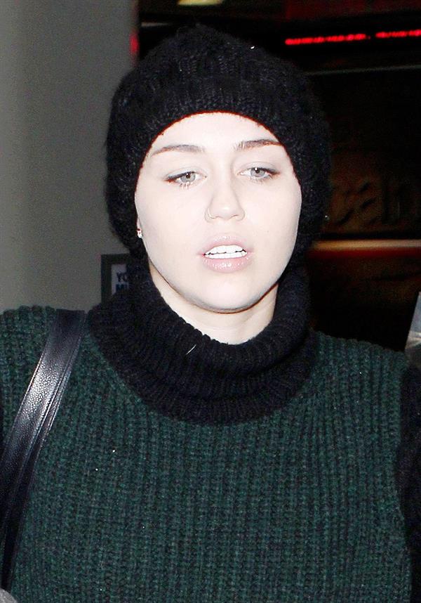 Miley Cyrus LAX airport 11/20/12 