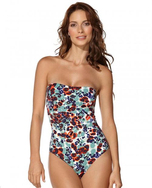 Juliana Saldarriaga in a bikini