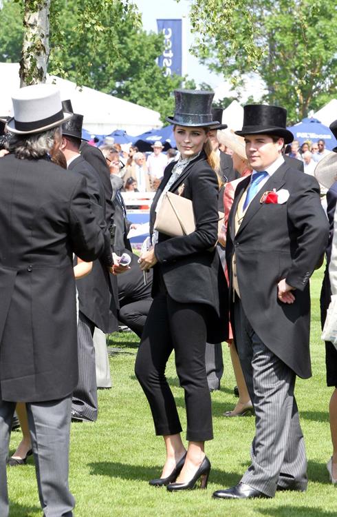 Mischa Barton - Epsom Derby in Epsom, England, June 2, 2012