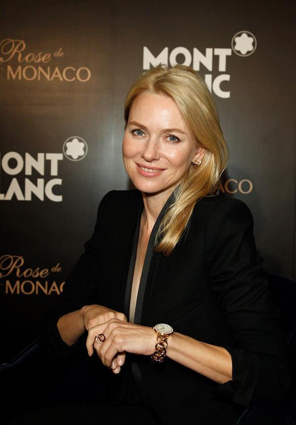 Naomi Watts - Poses during the official opening of the Montblanc Concept Store in Beijing (June 1, 2012)