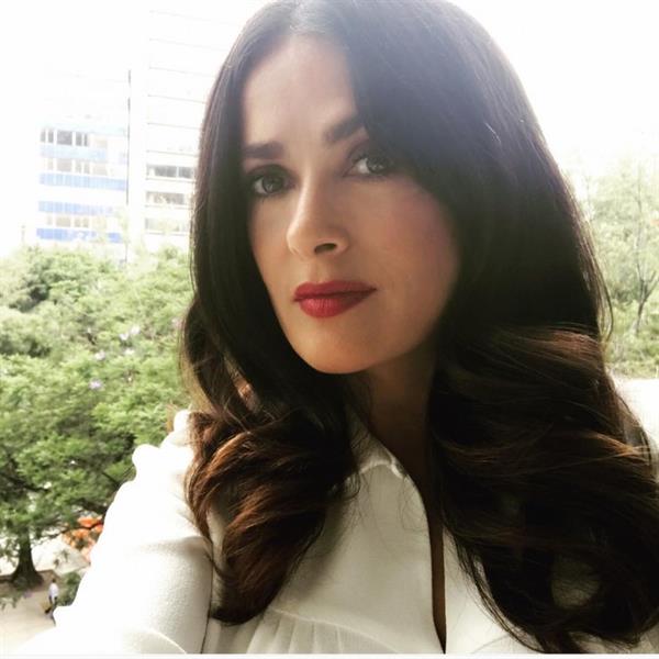 Salma Hayek taking a selfie