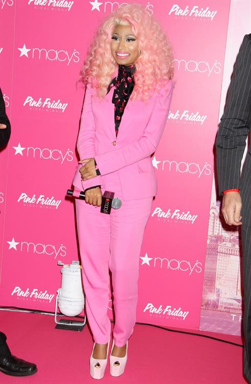 Nicki Minaj  Pink Friday  Fragrance Holiday Season Celebration in New York City (November 20, 2012) 