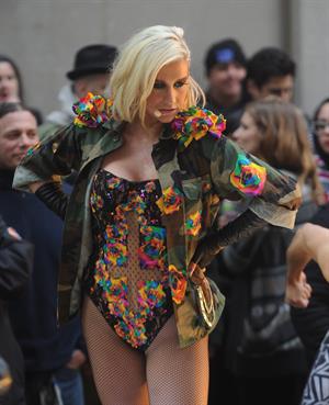 Kesha Performs on the Today Show in New York City (November 20, 2012) 