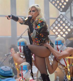 Kesha Performs on the Today Show in New York City (November 20, 2012) 