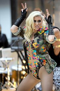 Kesha Performs on the Today Show in New York City (November 20, 2012) 