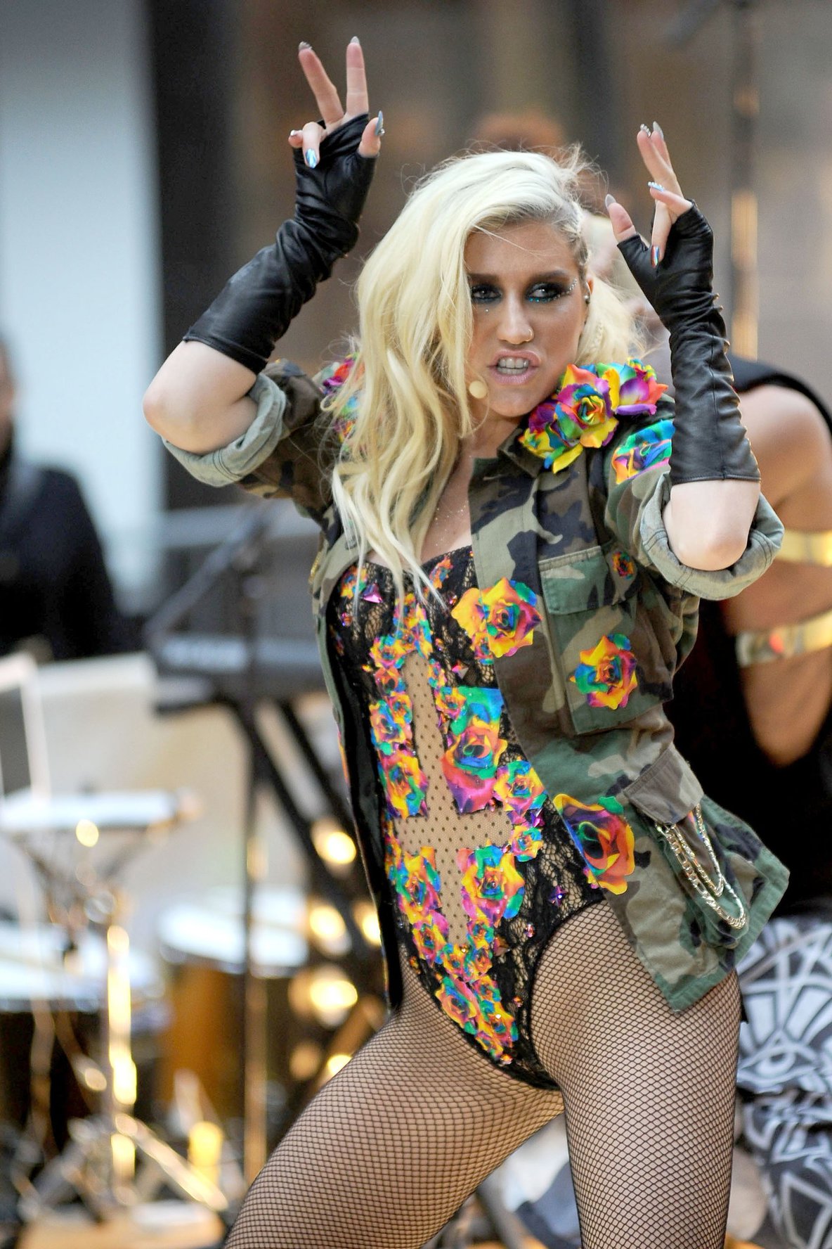 Kesha Performs on the Today Show in New York City (November 20, 2012) 