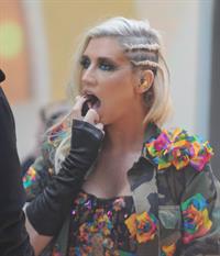 Kesha Performs on the Today Show in New York City (November 20, 2012) 