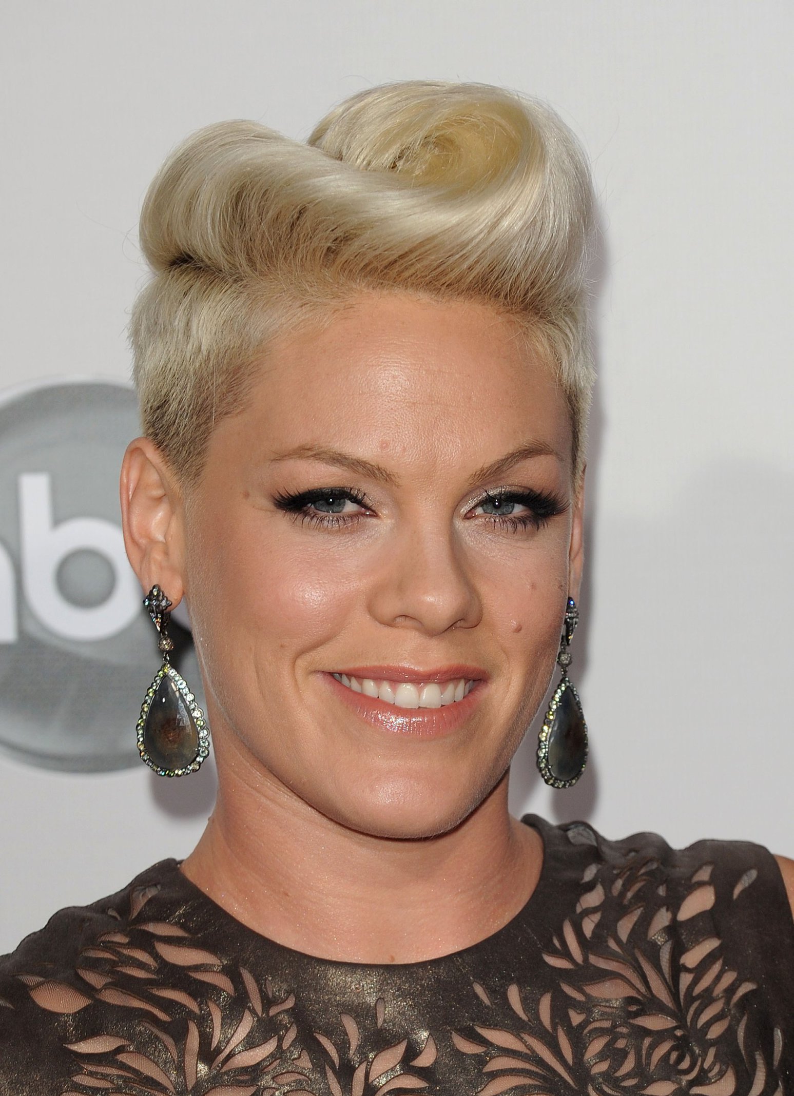 Pink American Music Awards (November 18, 2012) 
