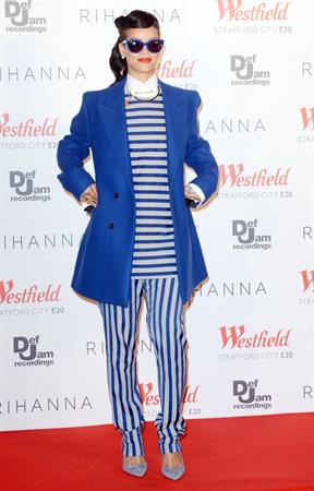 Rihanna Westfield Stratford Lights London Switch On (November 19, 2012) 