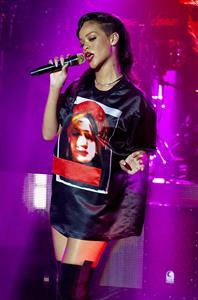Rihanna backstage/performing during 777 Tour in Paris 11/17/12 