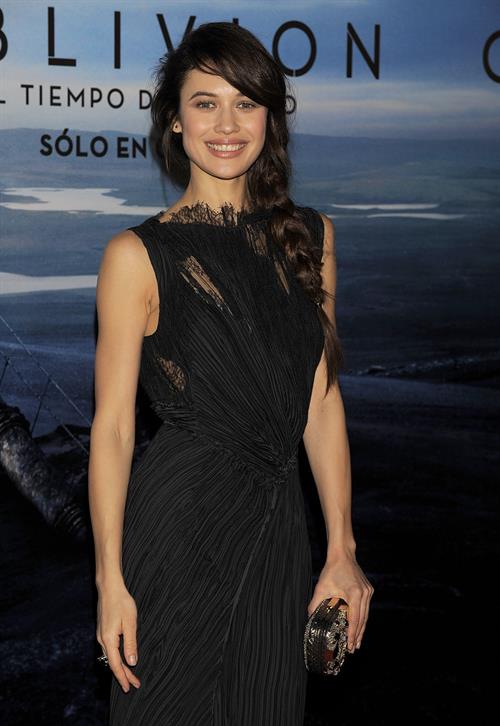 Olga Kurylenko  Oblivion  World Premiere in Buenos Aires, Argentina -- Mar. 26, 2013 