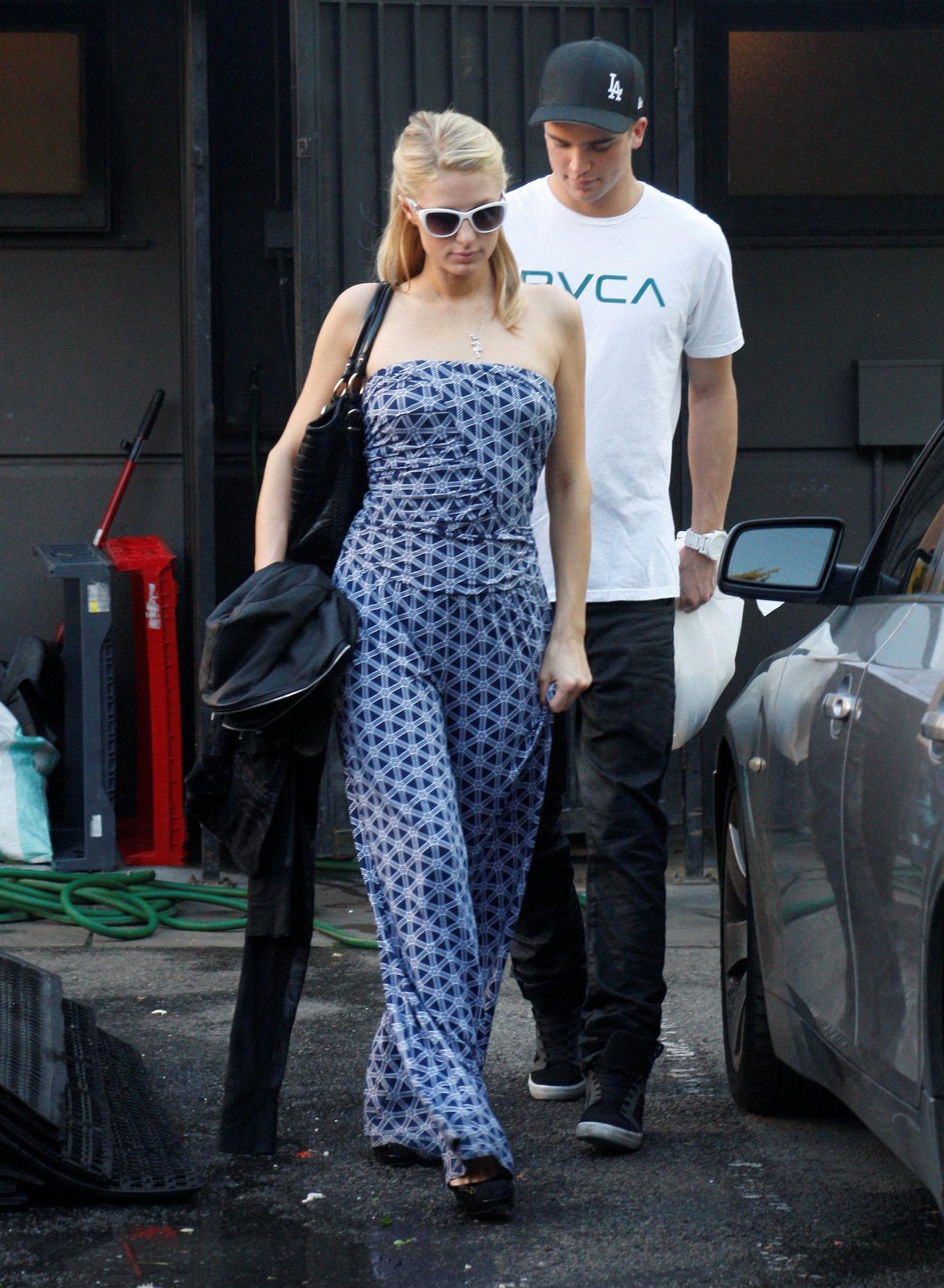 Paris Hilton out And About in Beverly Hills 01.03.13 