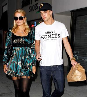 Paris Hilton Stops by Il Pastaio in Beverly Hills March 4, 2013 