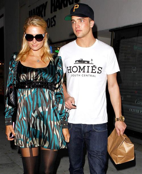 Paris Hilton Pictures Paris Hilton Stops by Il Pastaio in Beverly Hills March 4, 2013