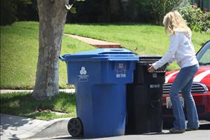 Rachel McAdams throws out the trash in Beverly Hills August 3, 2012