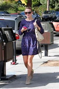 Reese Witherspoon - Out in Santa Monica (01.02.2013)