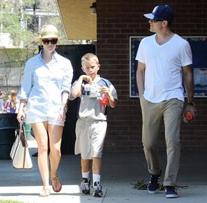 Reese Witherspoon Plays football with husband in Los Angeles (May 11, 2013) 