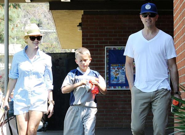 Reese Witherspoon Plays football with husband in Los Angeles (May 11, 2013) 