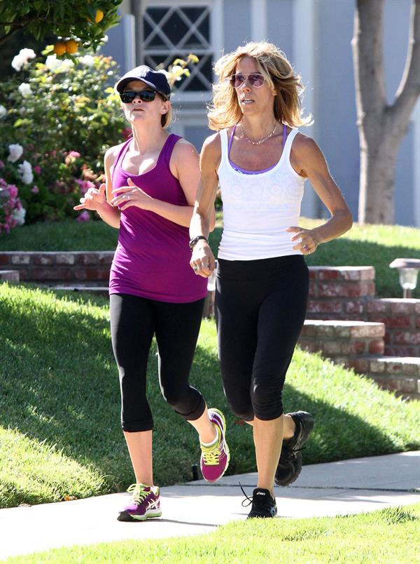 Reese Witherspoon - Jogs with a friend in Brentwood (29.05.2013) 