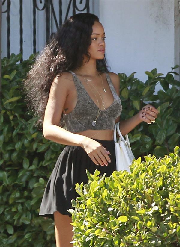 Rihanna - Shopping in West Hollywood - 24.8.2012