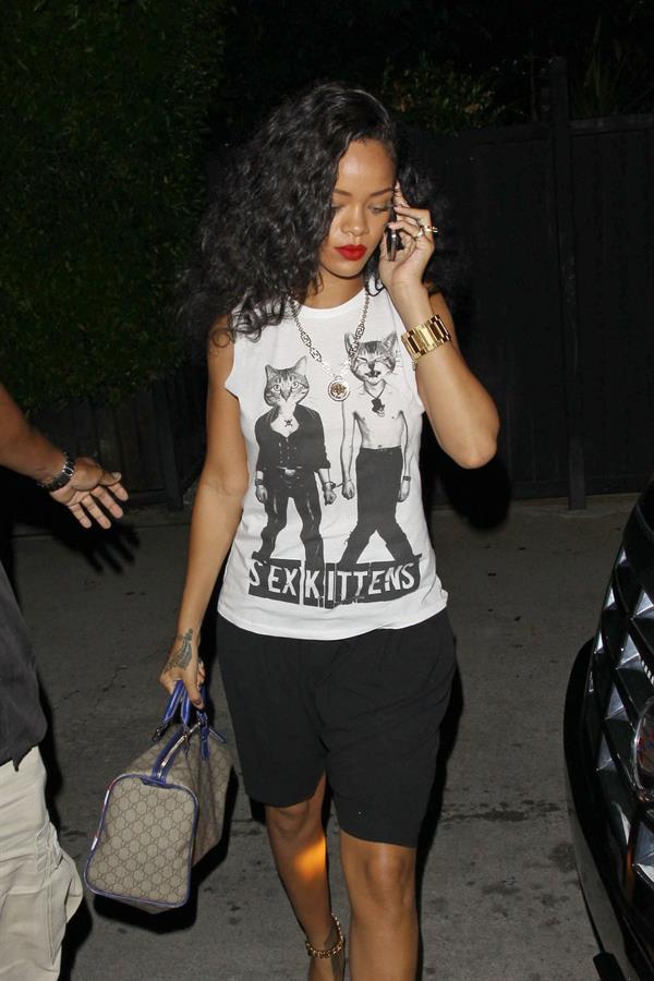 Rihanna - Leaves il Ristorante di Giorgio Baldi in Santa Monica 22.8.2012