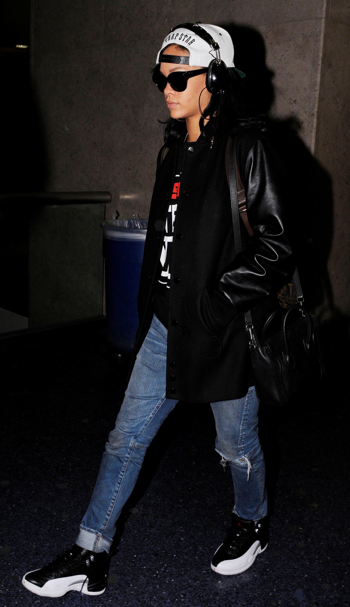 Rihanna Arrives back in Los Angeles after a flight form New York City June 3, 2012
