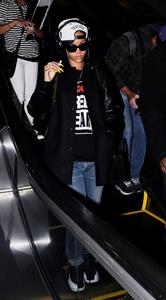 Rihanna Arrives back in Los Angeles after a flight form New York City June 3, 2012