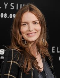 Saffron Burrows  Elysium  Los Angeles Premiere - Westwood, Aug. 7, 2013 