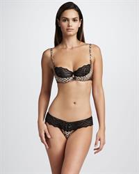 Lisalla Montenegro in lingerie