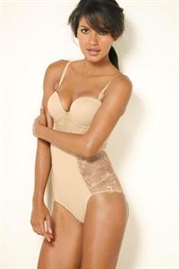 Emanuela de Paula in lingerie