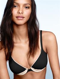 Lais Ribeiro in lingerie