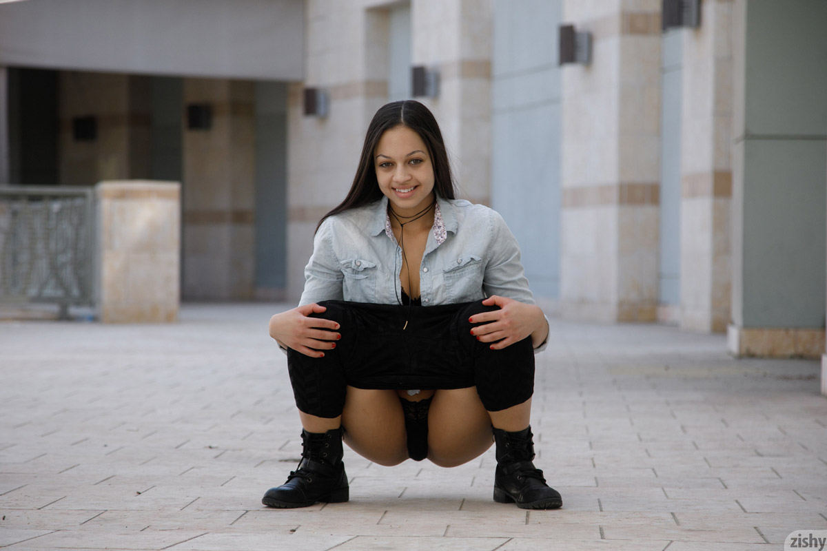 Karissa Kane in Malls R Dead