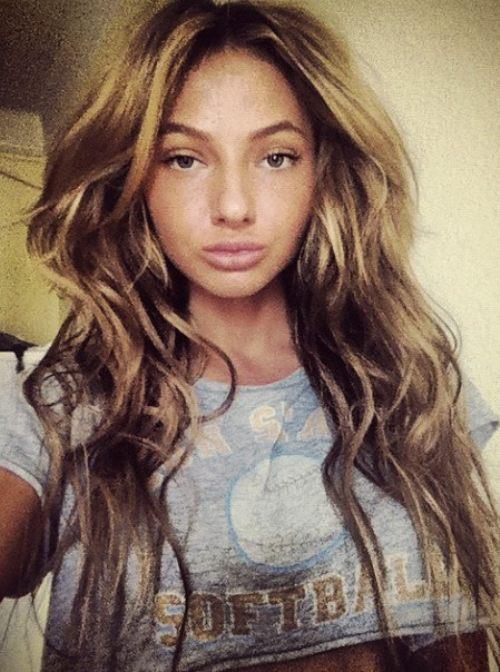 Alexandra  Sasha  Markina taking a selfie