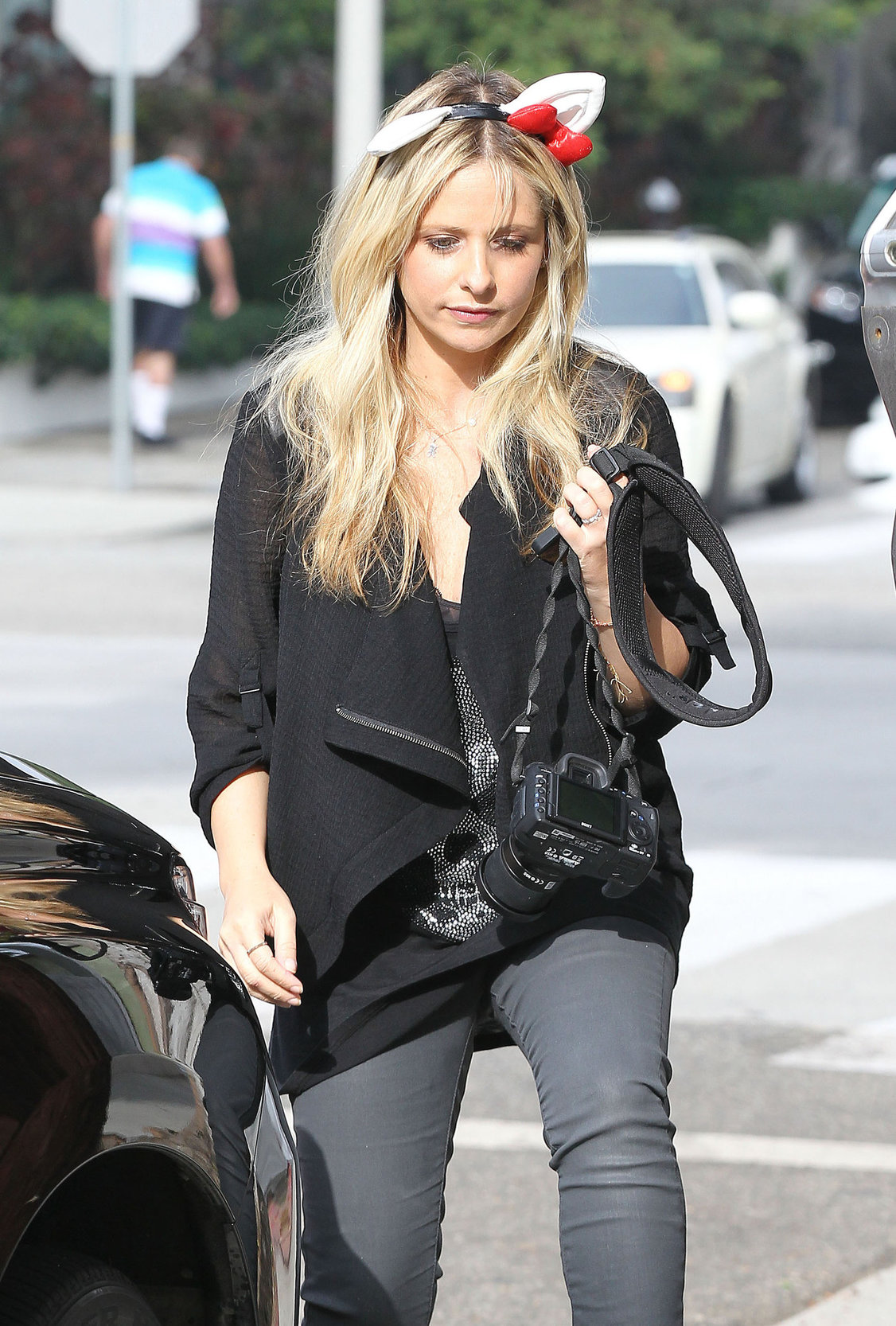 Sarah Michelle Gellar Pictures Sarah Michelle Gellar drops off her daughter at school in Santa Barbara on Halloween 2012