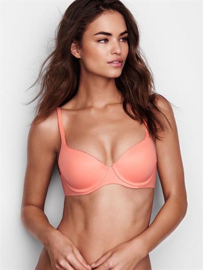 Robin Holzken in lingerie